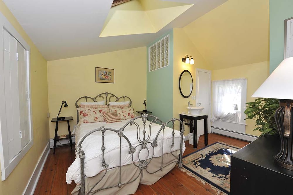 Gaia's Garden Retreat Logo