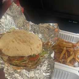 Chili falafel burger, Hand Cut Fries