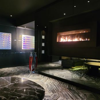 Le Bar - Additional seating area - Bars Near Me - Chicago, Illinois