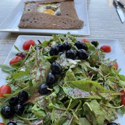 Crêperie Chez Mam Goz - Salad and crepe