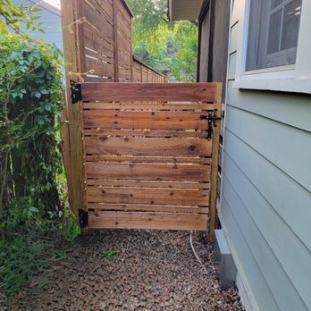 Guerrero Fence Builder's - Side gate - Fences & Gates Near Me