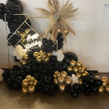 M&moon balloons - Amazing backdrop - Balloon Services Near Me