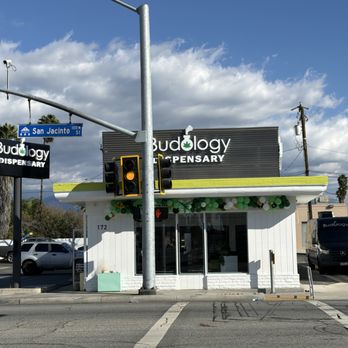 Budology - Cannabis Dispensaries Near Me - Hemet, California Budology - Cannabis Dispensaries Near Me - Hemet, California