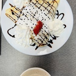 Cafe Americano - Strawberry Nutella crepe