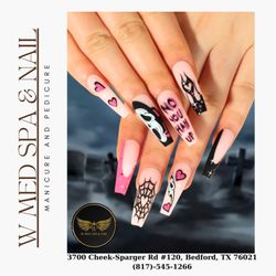 De'Lavis Nail Boutique and Spa