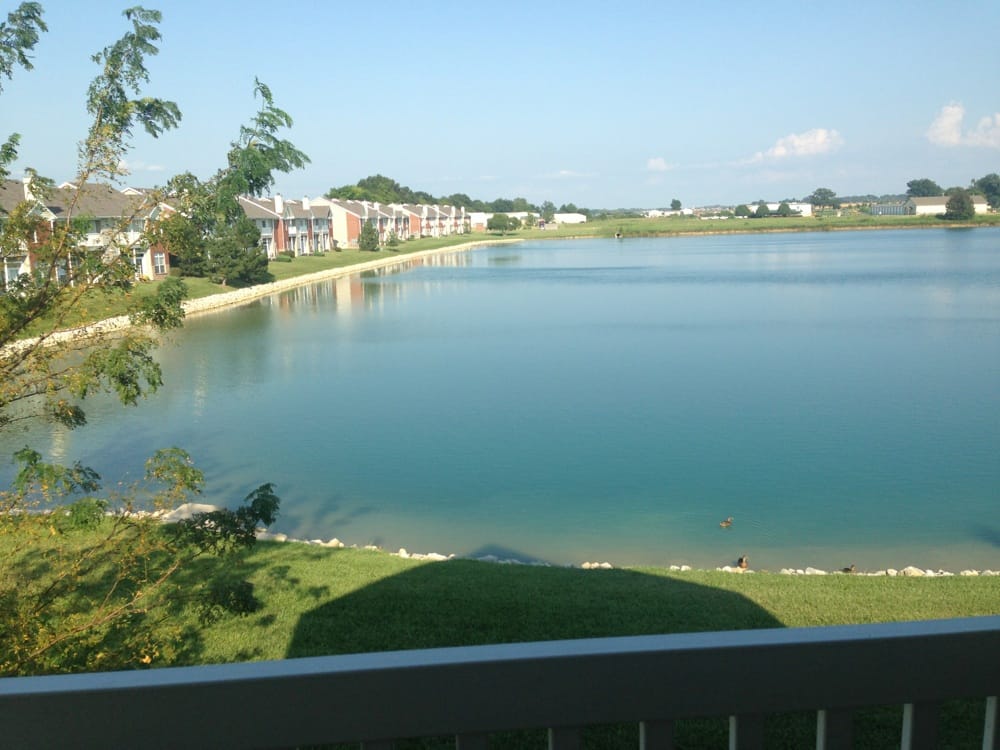 LAKESHORE APARTMENT HOMES Updated September 2024 727 Beachfront Dr