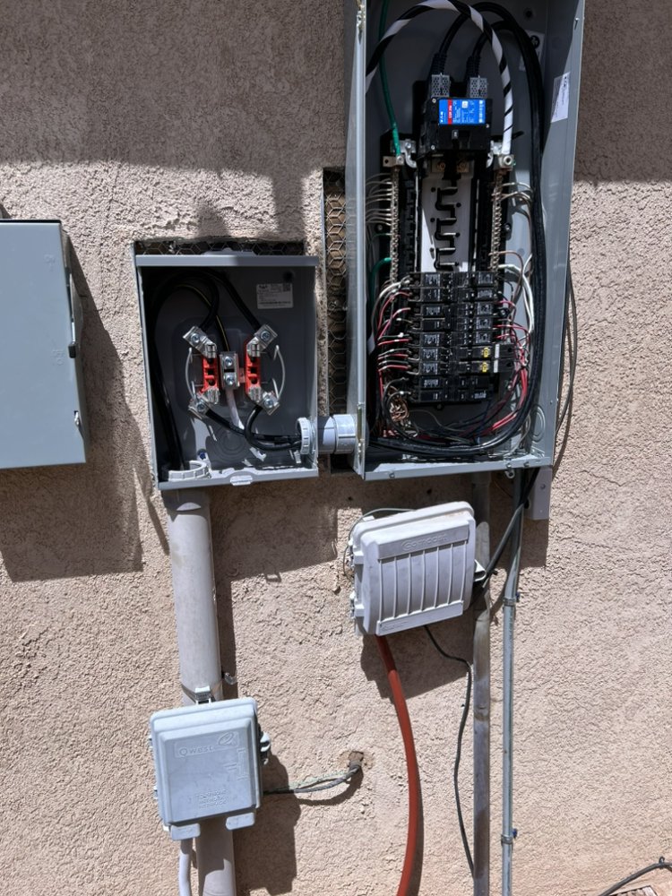 Slide of Dos Lobos Electric