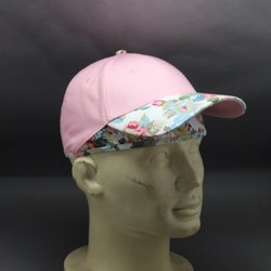 Lulu Frenchie - Bonjour F.P = 34 modèles unique au monde .Cette casquette avec sa visière décalée et rehaussée, offre un style unique qui plaira aux amateur