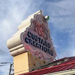 Ro's Custard Creations - Signage