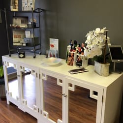 In The Nails - The Beauty Bar