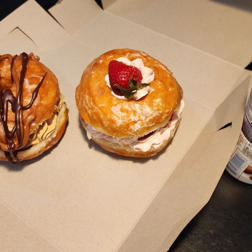 Donut Star Cafe - Donuts Near Me - Draper, Utah