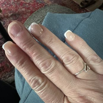 Cozy Nails & Spa - I've lost two tips and the polish is chipping off. (I had to file the edges right away as they were so sharp I cut myself). - Waxing Near Me - Madison, Wisconsin