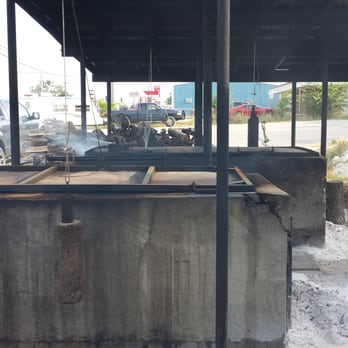 Lum's - Smokers - Barbeque Near Me - Junction, Texas