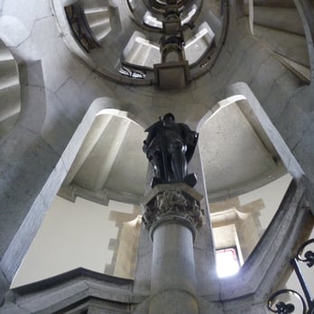 Porte de Hal - Landmarks & Historical Buildings Near Me - Brussels, BRU