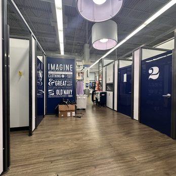 Old Navy - Inside - Men's Clothing Near Me - Watchung, New Jersey