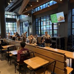 Shake Shack 6201 Hollywood - Hollywood & Gower - Inside dining room