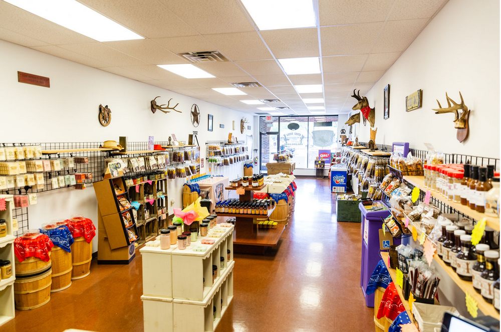 TOMMY’S JERKY OUTLET Updated October 2024 15 Photos 7561 Pearl Rd