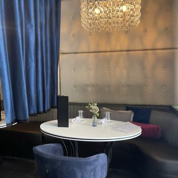 Chive Sea Bar & Lounge - Seafood Near Me - Savannah, Georgia