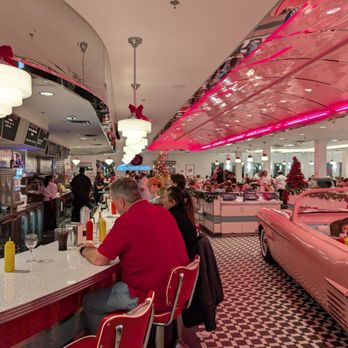 Sunliner Diner - Long bar counter - Diners Near Me - Pigeon Forge, Tennessee