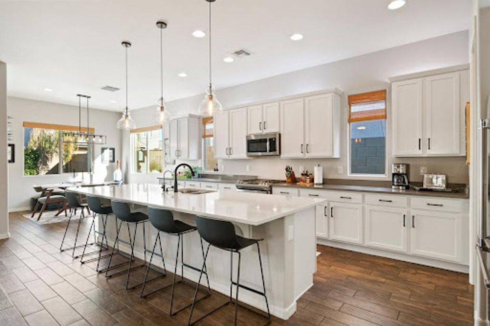 THE OLSON PROPERTIES TEAM Updated May 2024 28 Photos 6929 W Villa