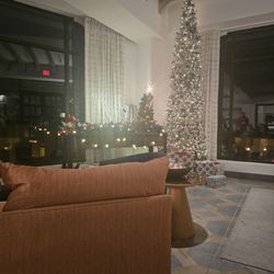 The Peak - Lounge area