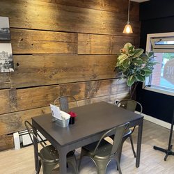 Stone Pizza - Tables
