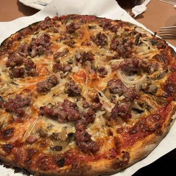 Roseland Apizza - Sausage, mushroom and onion - Pizza Near Me - Derby, Connecticut