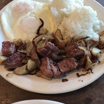 Bogart's Cafe - Corned beef hash with eggs - Breakfast & Brunch Near Me - Honolulu, Hawaii