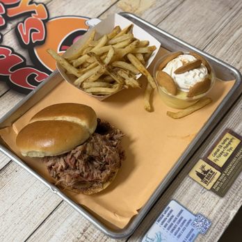 Woody's Q Shack - Pulled Pork Sandwich - Barbeque Near Me - Alamosa, Colorado