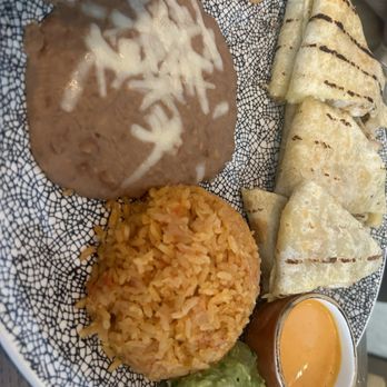 Caló Kitchen + Tequila - Chicken Quesadilla - Cocktail Bars Near Me - Costa Mesa, California Caló Kitchen + Tequila - Chicken Quesadilla - Cocktail Bars Near Me - Costa Mesa, California
