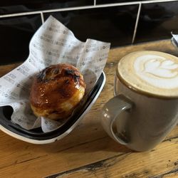 Tantrum Doughnut - Creme brûlée doughnut and vanilla latte