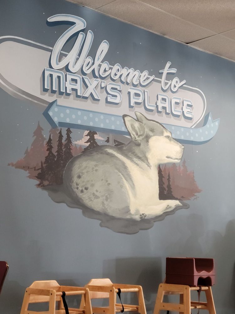 Max's Place Logo