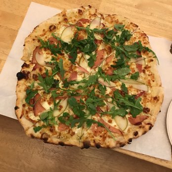 Left Coast Estate - Prosciutto and pear pizza - Wineries Near Me - Rickreall, Oregon