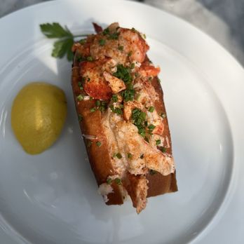 RH Rooftop Restaurant at RH Columbus - Lobster roll on buttery crusted bread - Breakfast & Brunch Near Me - Columbus, Ohio