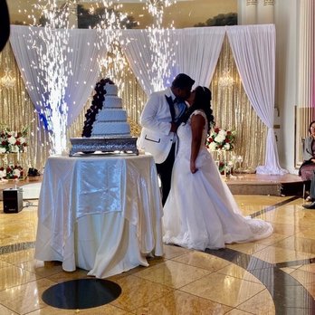 Cascon Cheesecakes - Wedding cake! - Bakeries Near Me - Whitestone, New York