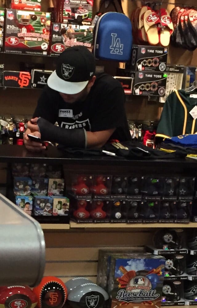 FANZZ Updated June 2024 10 Photos & 16 Reviews 925 Blossom Hill