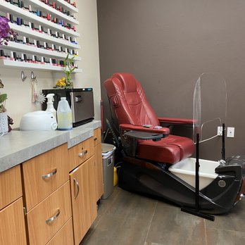 Lynn's Nail Spa - Pedicure recliner - Nail Salons Near Me Lynn's Nail Spa - Pedicure recliner - Nail Salons Near Me