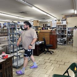 Laylas Thrift Shop - Shopping area