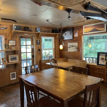 Whittaker's Bunkhouse - the dining room - Hotels Near Me - Ashford, Washington Whittaker's Bunkhouse - the dining room - Hotels Near Me - Ashford, Washington