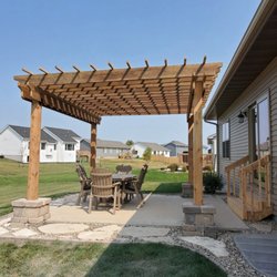 Hardscapes & More - Pergula with some accent pillards