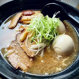Rich Garlic Ramen