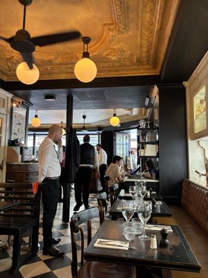 Les Antiquaires by null