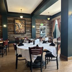 Dining room.