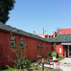 Wild Goose Lodge - Courtyard