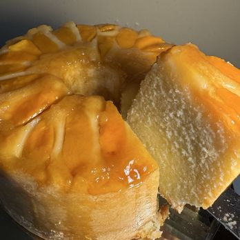 Nathan Bakes Cakes - Peach cobbler pound cake - Desserts Near Me Nathan Bakes Cakes - Peach cobbler pound cake - Desserts Near Me