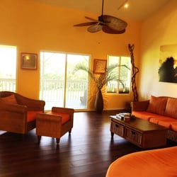 OLA Kai Hawaii Vacation Rentals - OLA Kai Views Specious Lounge