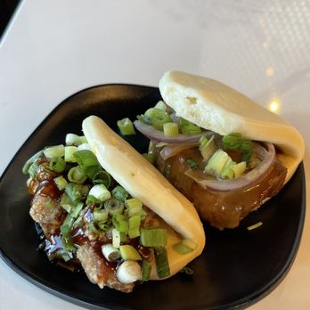Silverlake Ramen - Spicy chicken bun / Pork belly bun - Noodles Near Me - Riverside, California Silverlake Ramen - Spicy chicken bun / Pork belly bun - Noodles Near Me - Riverside, California
