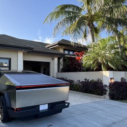 King's Fleet - This CyberTruck @ Kahala