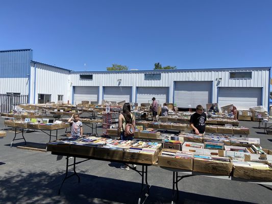 Grassroots Books by null