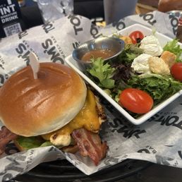 Grilled chicken sandwich with house salad